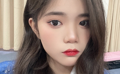 20歲中國女偶像直播突吐鮮血！秒關鏡頭觀眾全嚇瘋