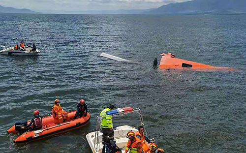 雲南森林火災 救災直升機意外墜入洱海