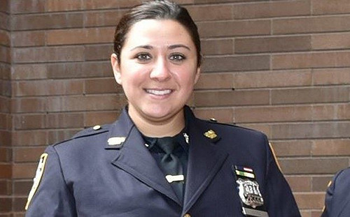 (影) 我也是媽媽!紐約槍擊案4歲女童中彈 女警狂奔救人畫面曝被譽「英雄」