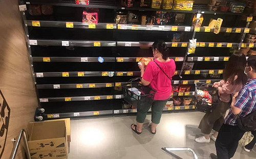 別再恐慌掃貨!     全球外媒緊盯台灣「這細節」突顯抗疫信心已鬆動