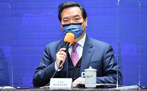 度難關!蘇揆再開疫情會議:政府與人民團結一致對抗病毒