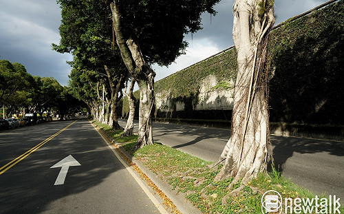 右轉車未先靠「最外側車道」將挨罰！交通部：最高可罰1800元