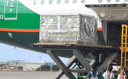 41萬劑AZ疫苗抵台 侯友宜:還是以第一類醫護人員優先接種