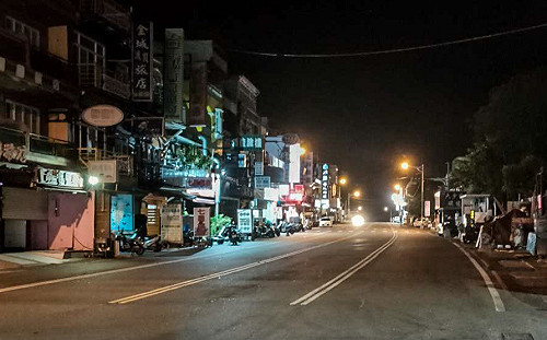 墾丁戲水遊客不戴口罩  墾管處23日起關閉7處沙灘