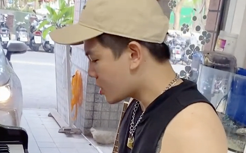 網紅防疫各出奇招！變裝彈琴樣樣來