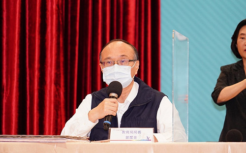 期末考授權北市學校處理 教育局長：備1.8萬台載具供弱勢學生使用