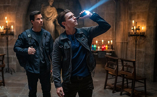 《秘境探險》新劇照曝光　「年輕版蘇利文」馬克華伯格登場