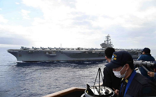 填補「0航母」空窗？ 美日「雙航母」沖繩東部海域戰術訓練
