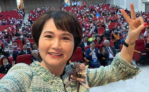 別再撕裂演藝圈！因「疫苗」國寶、主播、網紅吵翻天