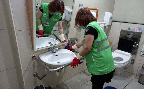 三級警戒》雙鐵、加油站公廁加強防疫！環保署：每小時消毒1次