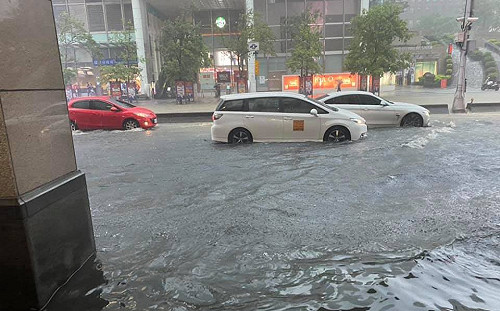 (影)信義區淹水了！大豪雨轟炸北台灣 一級淹水警戒範圍再擴大