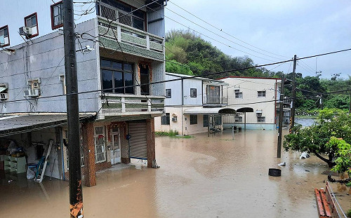 淹水啦！高雄阿蓮鄉目前已有九人撤離