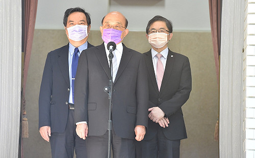 網傳台灣因7月要打國產疫苗不需太多外援？蘇揆：很惡毒的謠言