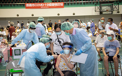 嘉市首波長輩疫苗施打策略正確  達成率是驚人的9成8