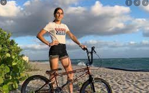 奧運領獎時要燒美國國旗? 要炸開川普腦袋? 美跨性別選手貼文惹爭議