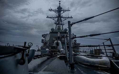 美軍神盾艦穿越台海 中國外交部嗆：搞軍事橫行自由