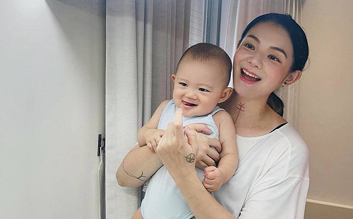 歐陽靖甜曬10月兒身材比例！網友驚呼：嬰兒界模特