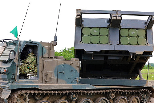 「東方之盾」秀火力！M270機動實彈射擊 台「雷霆2000」範本