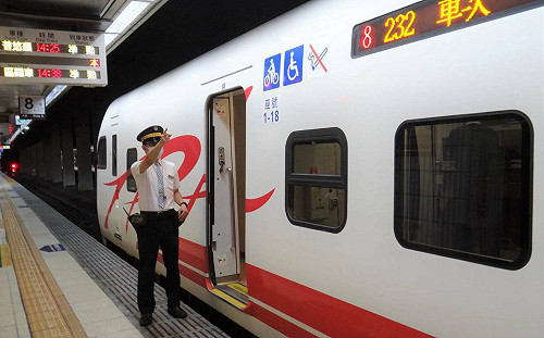 二級警戒》雙鐵退票異動!台鐵仍免手續費  高鐵每張收20元