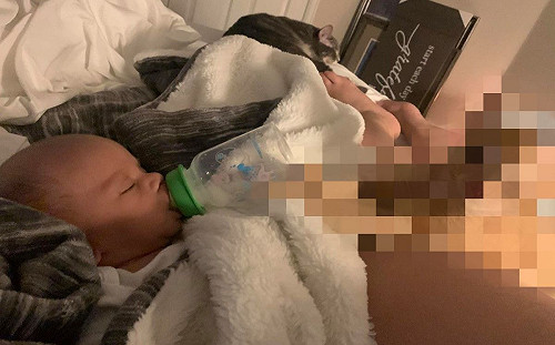 新手媽半夜餵奶累到睡著　睜眼驚見「牠」手扶奶瓶幫忙餵！