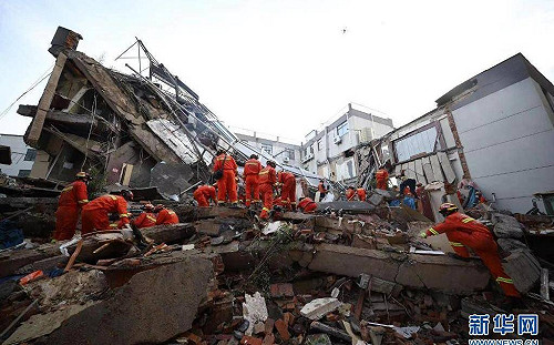 (影) 驚悚畫面曝光! 蘇州豆腐渣工程酒店坍塌1死7失蹤  官方疑匿報傷亡