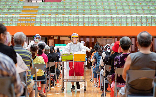 基隆2醫師打完AZ又想偷打莫德納 過卡時遭識破 指揮中心研議罰則