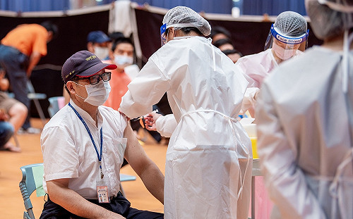 桃園市區公車疫苗接種今開打 造冊司機499人分3日施打疫苗