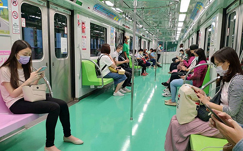 中捷配合疫情警戒降級 7月27起縮短尖峰及假日班距