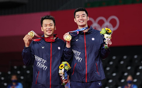 正副總統：王者霸氣 聖筊兄弟勇奪台灣羽球第一金