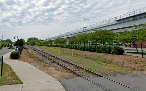 離奇！美國男子被火車撞死 他2兄弟悼念時 竟在同一地點又被撞身亡