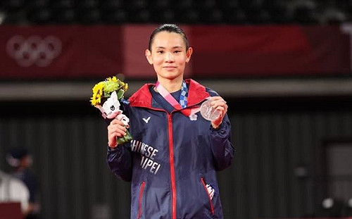 不要被騙！小戴奪牌紀念商品遭盜用