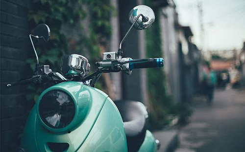 機車齒輪油變「牛奶色」!網曝成因