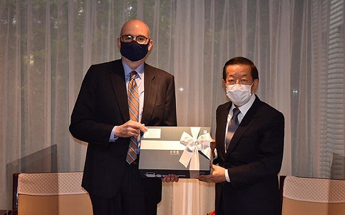 美新任駐日代理大使拜會 謝長廷：有朋自家鄉來.特別高興