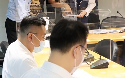 新北美麗華勞資簽署復職、撤告協議書