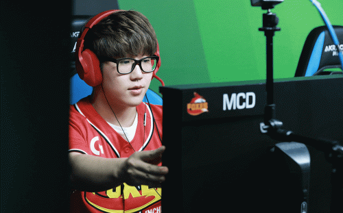 《鬥陣特攻》再有韓國選手「辱中」　OWL杭州閃電隊火速解約