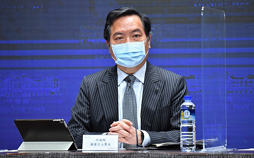 曾說BNT疫苗標籤不能出現復必泰？羅秉成批國民黨散播不實訊息