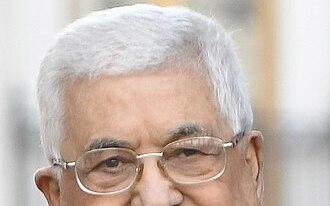 時隔 10 年巴勒斯坦總統再次會面以色列防長 俄媒：罕見會晤