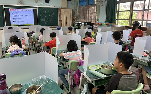 今起用餐無須隔板 高中以下學校防疫新指引公布
