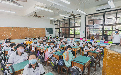 全國第一！林智堅：全市46所公立國中小「班班有冷氣」完成！