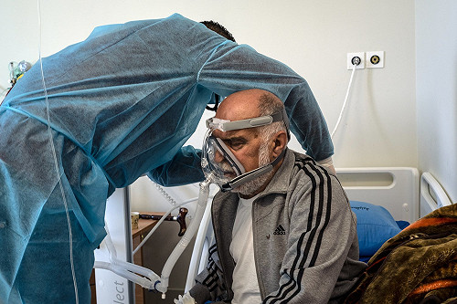 經濟學人：染疫死亡人數可能高達1520 萬　3倍於官方數據