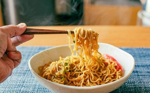 印尼泡麵怎炒好吃？她多2物秒升級