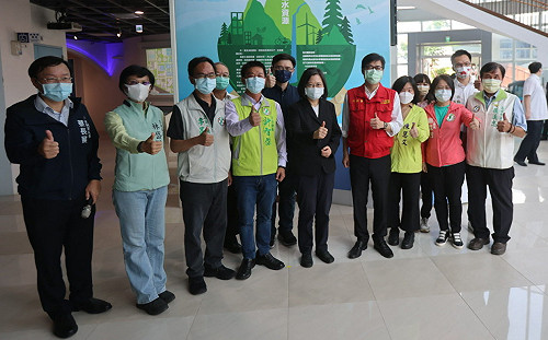 蔡視察鳳山水資源中心  蔡英文：支持高雄再生水廠計畫