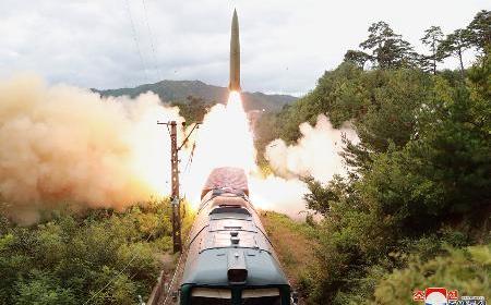 首度曝光!北韓「鐵道機動導彈團」15日向日本海射彈