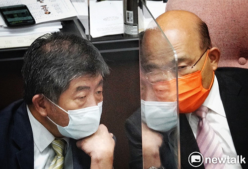 800 多位國人染疫身亡 蘇揆3+11報告隻字未提道歉 他批 : 自傲、自滿的政府