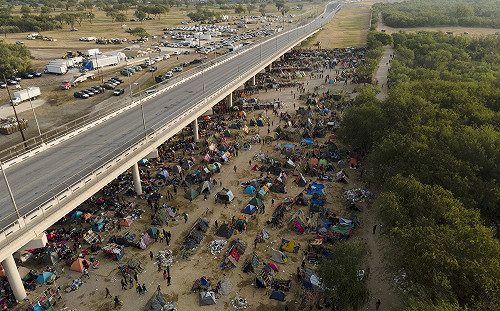 美墨邊境逮捕17萬非法移民人數創新高！前法官：將會變成一場全面災難