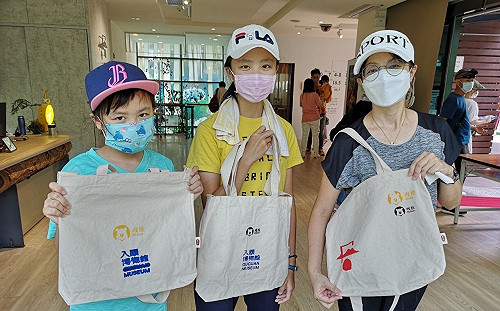 協助谷關業者拚入冬泡湯商機 參山處推絹印限量文青包