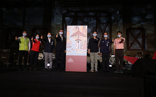 出席高雄驛起飛光雕秀 陳其邁感謝偉大高雄人為故鄉做的一切