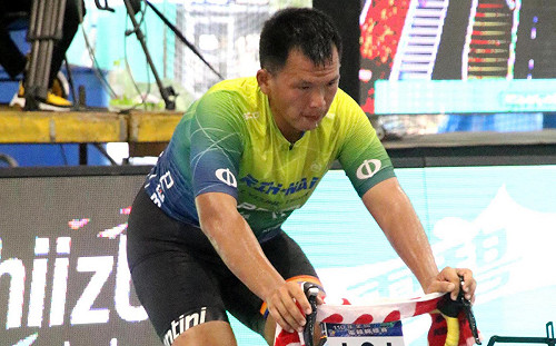 全國自由車電競錦標賽 菜鳥張瀚允爆冷大勝科班選手