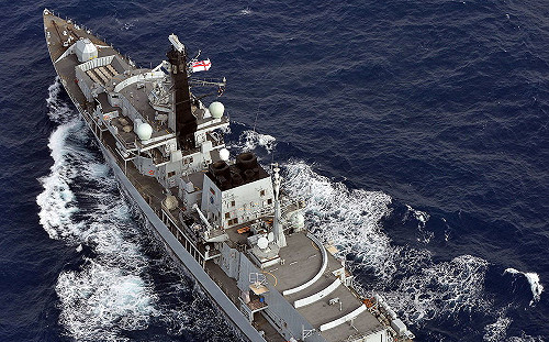 台海、南海成美、英軍艦「打卡聖地」 不但路過還放飛戰機操演 氣炸解放軍