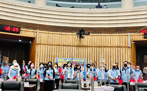 愛國不需透過國旗綁架！黃捷：請國民黨放過高雄！